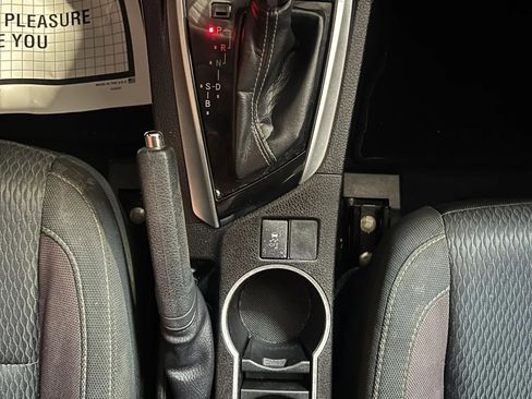Used 2018 Toyota Corolla LE FWD image 17