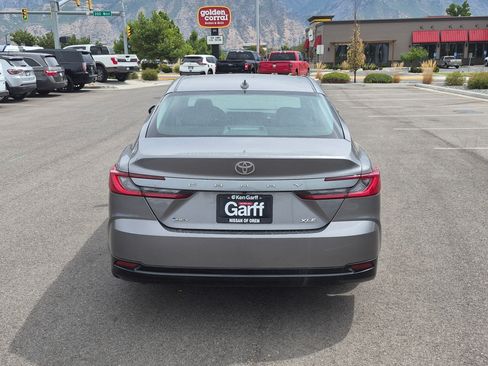 Used 2025 Toyota Camry XLE FWD image 7