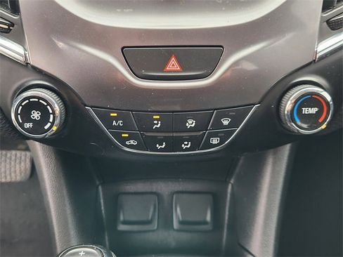 Used 2018 Chevrolet Cruze LT image 18