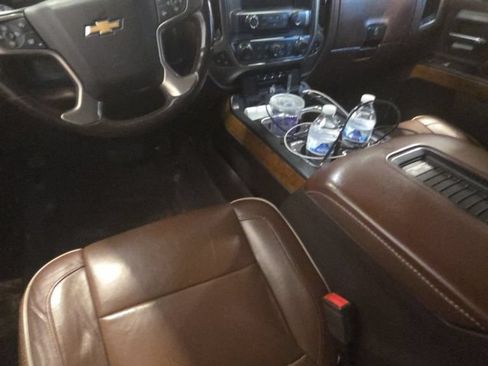 Used 2018 Chevrolet Silverado 1500 High Country AWD/4WD image 5