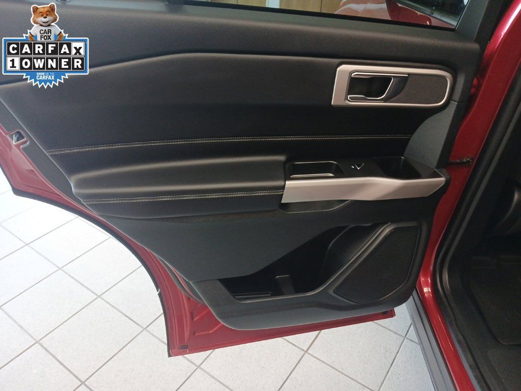 Used 2024 Ford Explorer XLT AWD/4WD image 11
