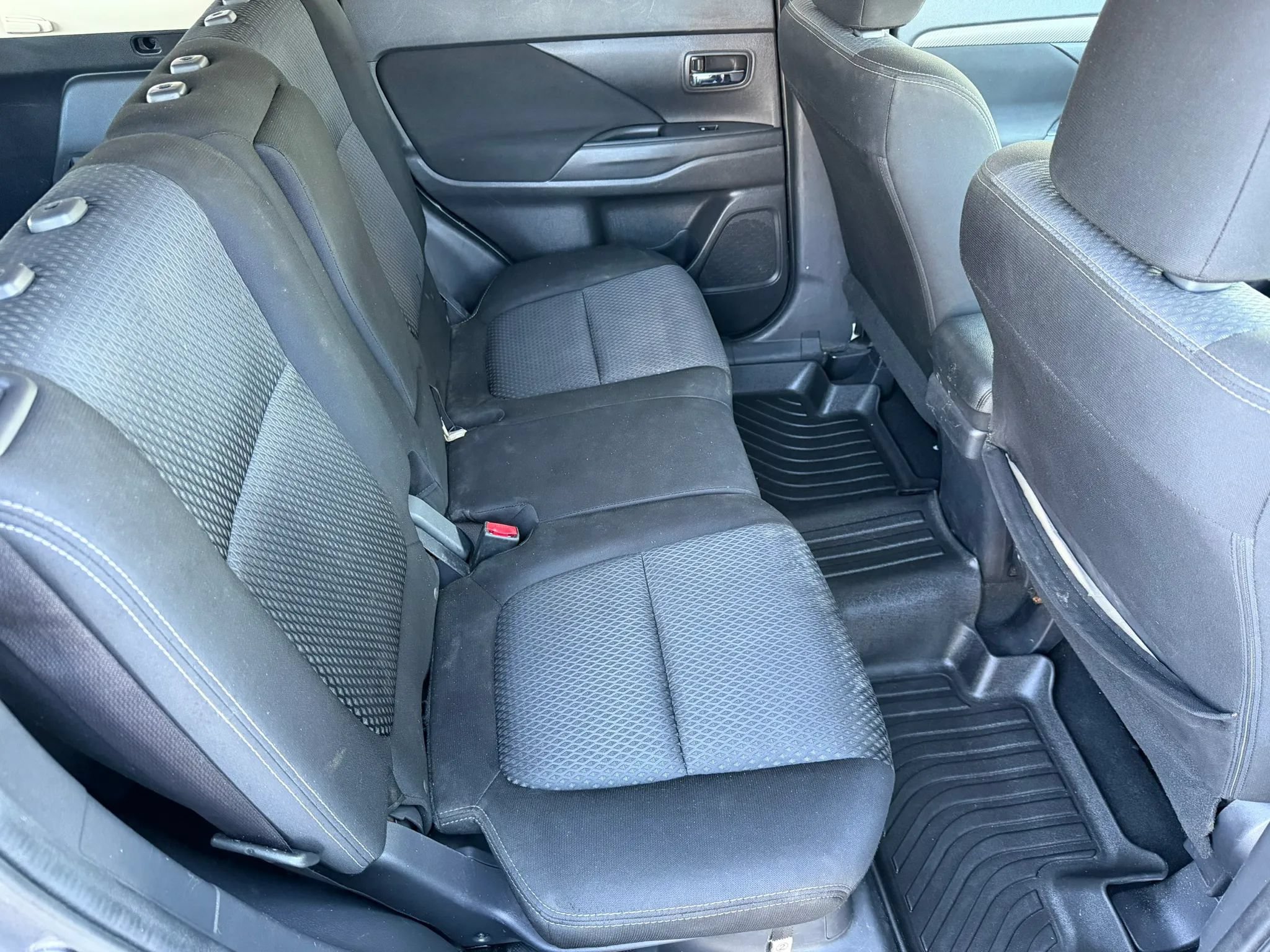 Used 2018 Mitsubishi Outlander ES FWD image 15