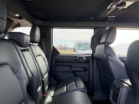 New 2025 Ford Bronco Outer Banks w/ Sasquatch Package AWD/4WD image 16