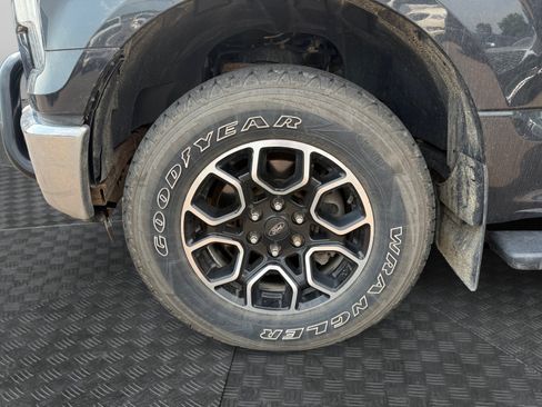 Used 2015 Ford F150 XLT AWD/4WD image 21
