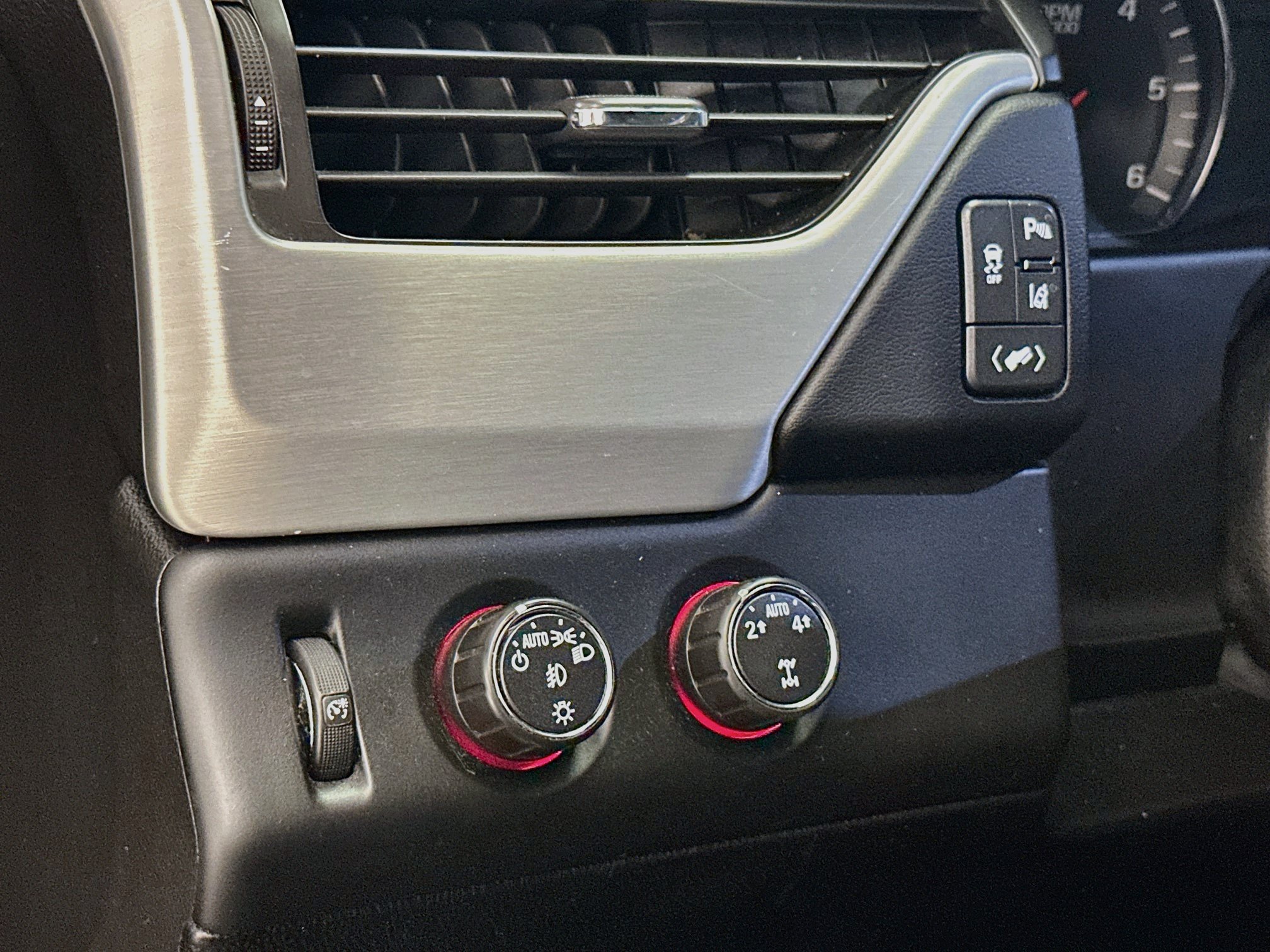 Used 2015 GMC Yukon SLT AWD/4WD image 17