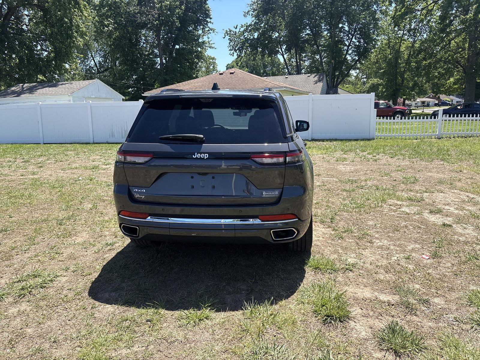 Used 2025 Jeep Grand Cherokee Overland w/ Luxury Tech Group IV AWD/4WD image 7