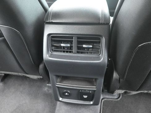 Certified 2024 Ford Edge Titanium AWD/4WD image 10