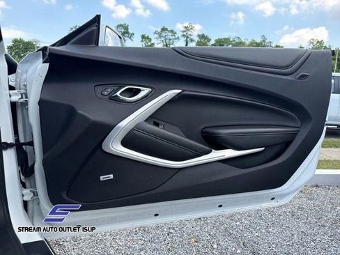 Used 2018 Chevrolet Camaro SS image 25