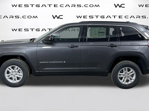 New 2025 Jeep Grand Cherokee Laredo image 5
