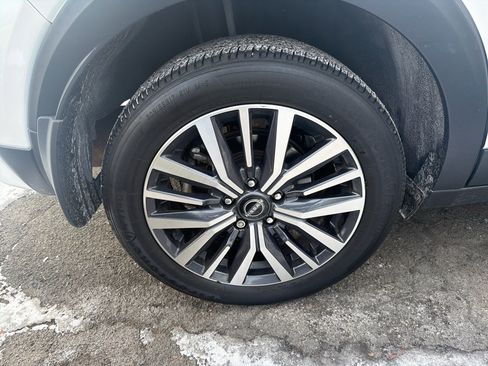 Used 2024 Nissan Kicks SV image 9