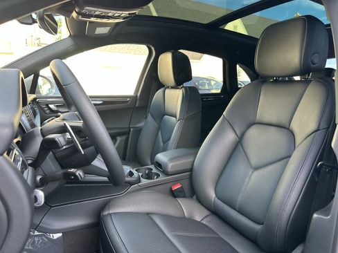 New 2026 Porsche Macan image 5