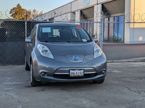 Used 2016 Nissan Leaf S w/ Charger Package image 2