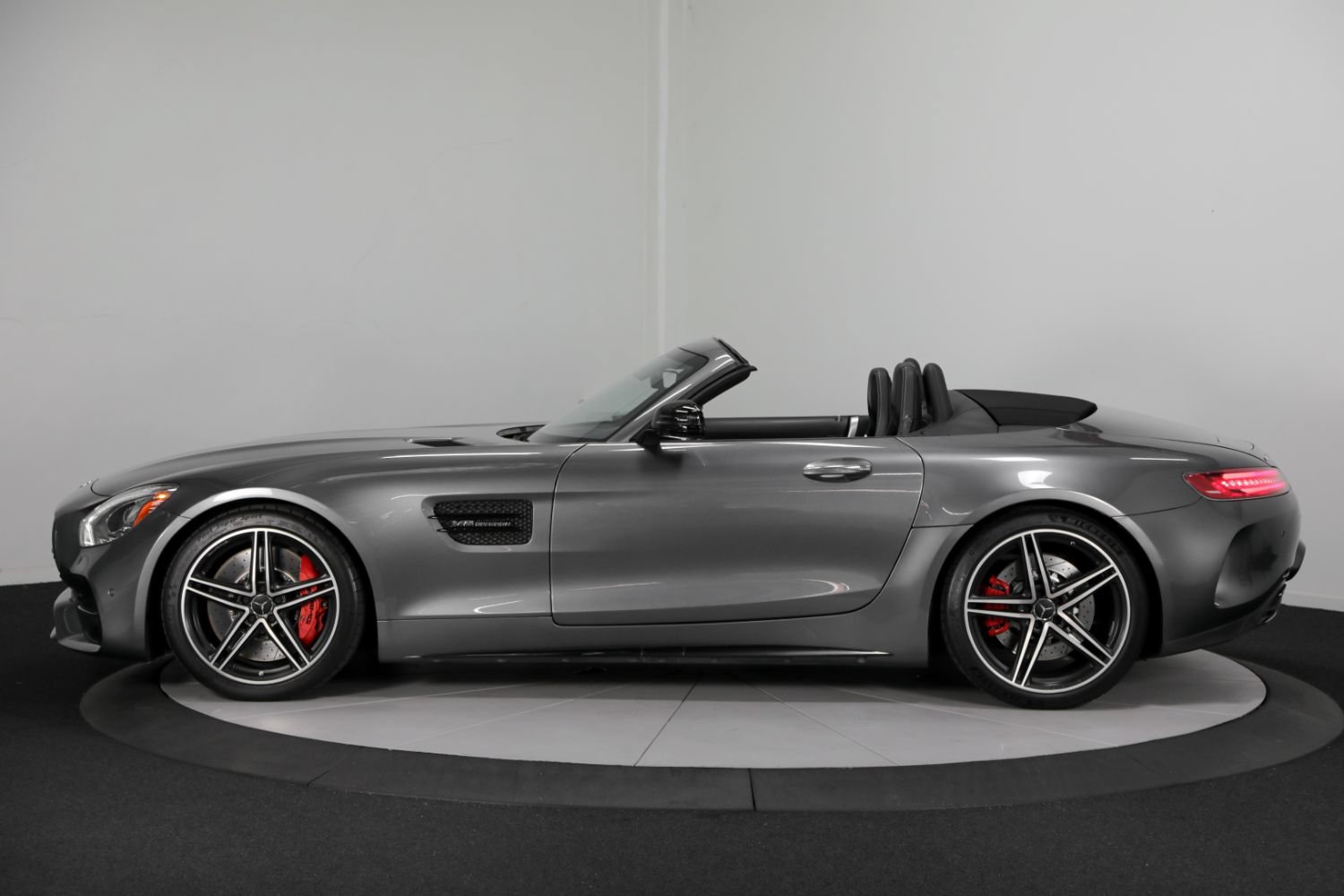 Used 2018 Mercedes-Benz AMG GT C image 7