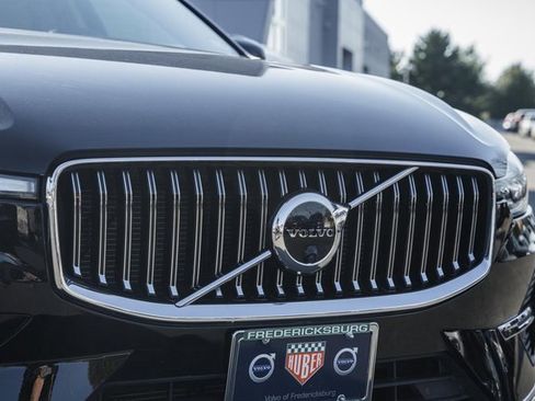 Certified 2023 Volvo XC60 B6 Ultimate w/ Protection Package Premier image 12