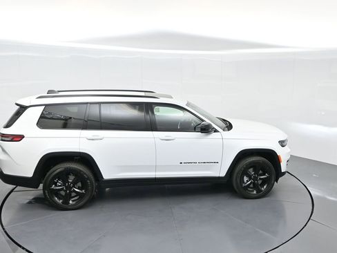 New 2025 Jeep Grand Cherokee L Altitude image 50