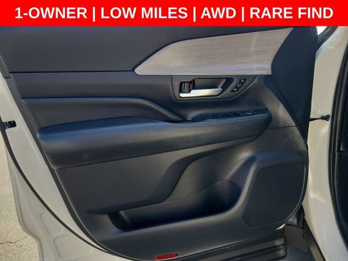 Used 2024 Toyota Grand Highlander AWD Hybrid image 25