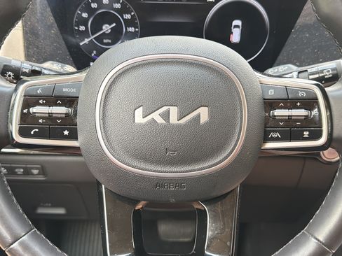 Used 2024 Kia Carnival SX Prestige FWD image 11