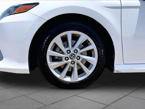 Certified 2022 Toyota Camry LE FWD image 11