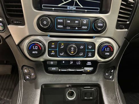 Used 2017 GMC Yukon SLT w/ Open Road Package AWD/4WD image 17