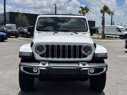 Used 2024 Jeep Wrangler Unlimited Sahara AWD/4WD image 9