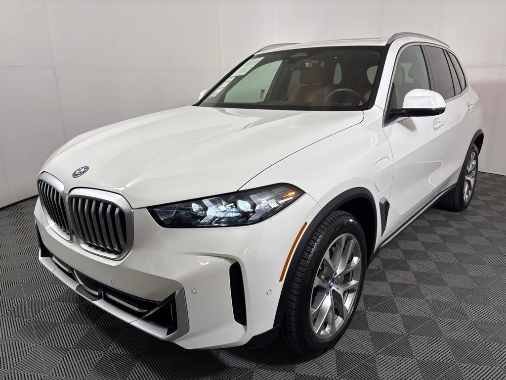 Certified 2024 BMW X5 xDrive50e w/ Climate Comfort Package AWD/4WD image 2