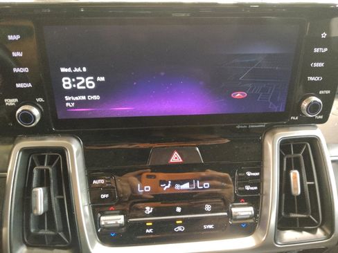 Used 2022 Kia Sorento S FWD image 25