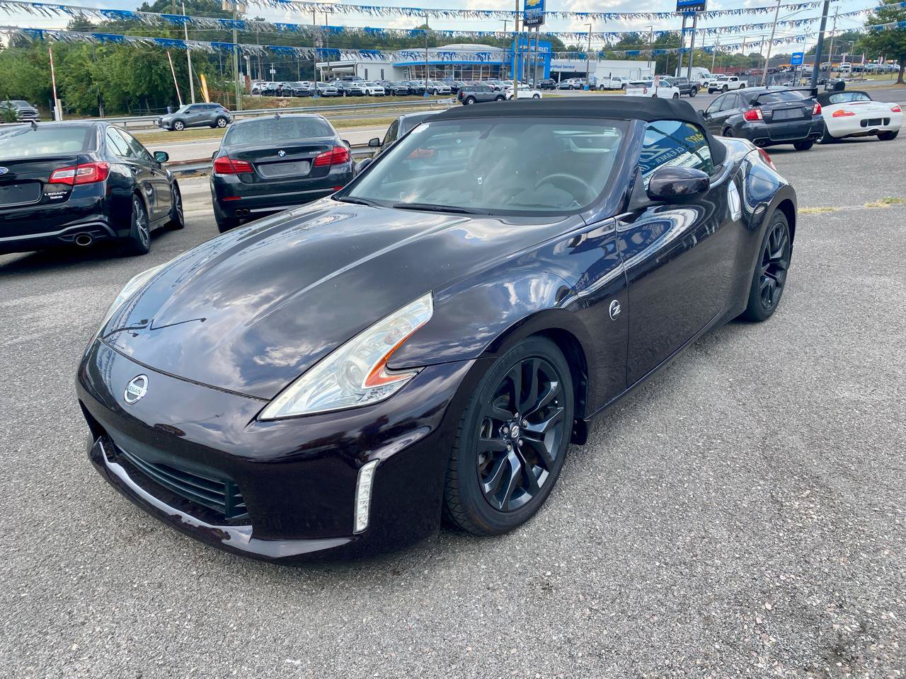 Used 2016 Nissan 370Z Touring RWD image 3
