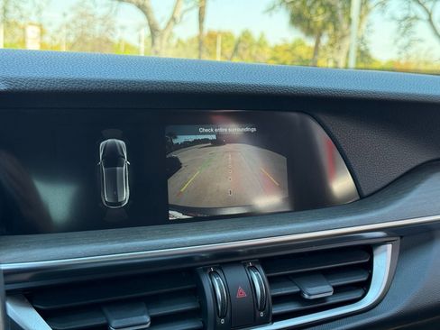 Used 2022 Alfa Romeo Stelvio Ti image 23