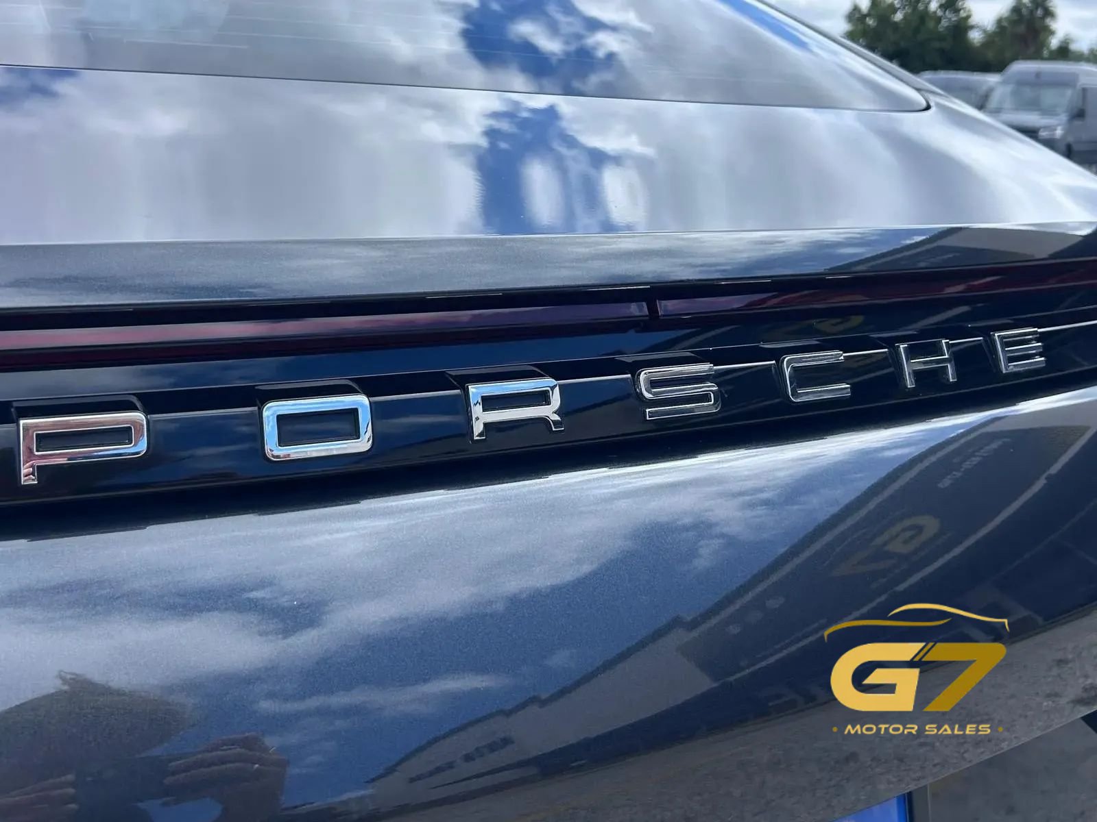 Used 2018 Porsche Panamera RWD image 10