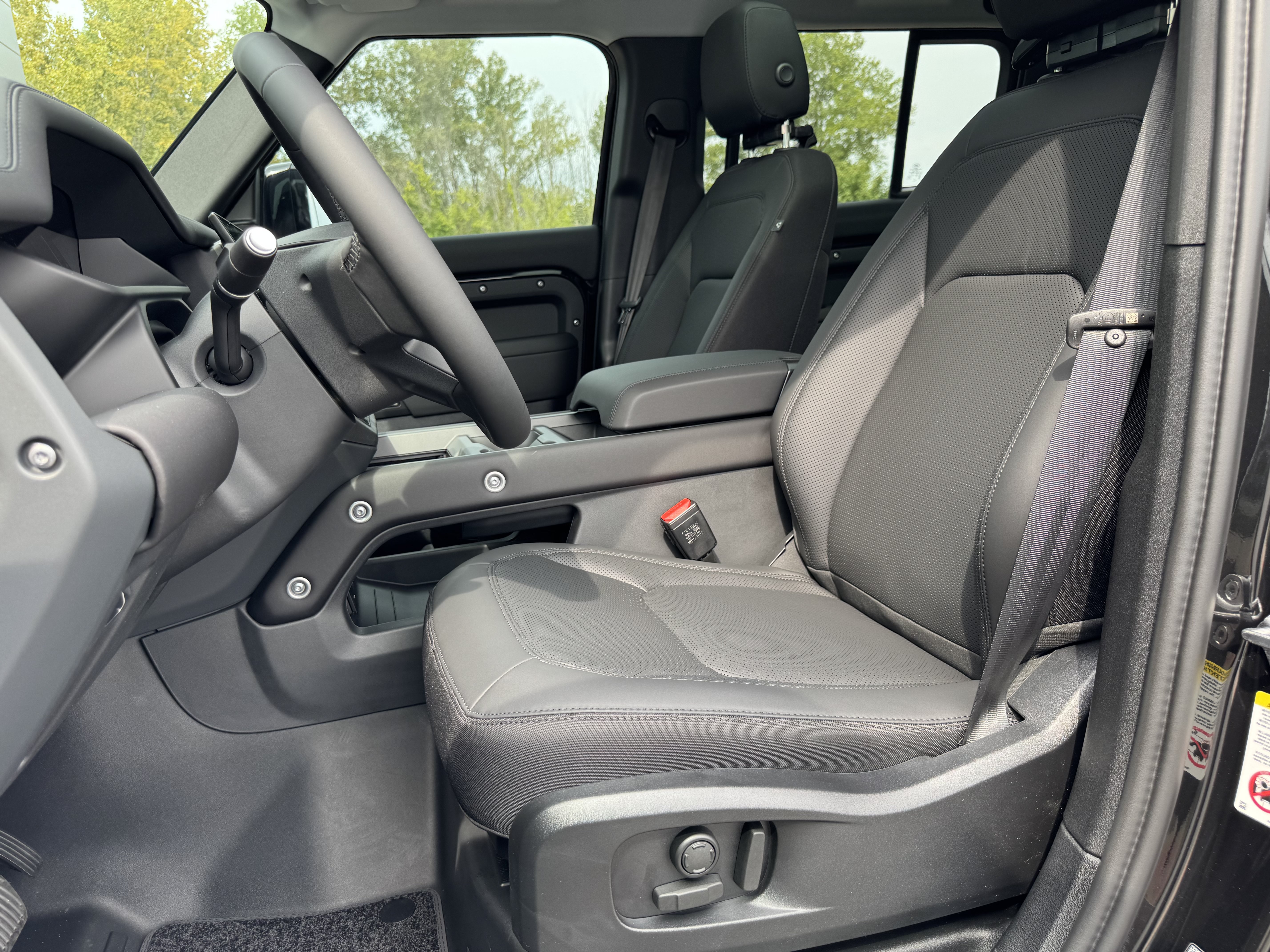 New 2026 Land Rover Defender 110 S AWD/4WD image 15