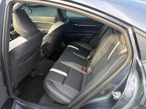Used 2026 Toyota Camry SE w/ Convenience Package FWD image 8