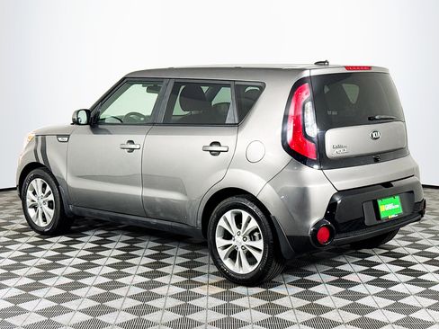 Used 2016 Kia Soul + image 6