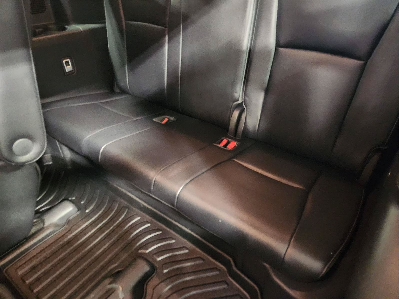 Used 2021 Toyota Highlander XSE FWD image 31