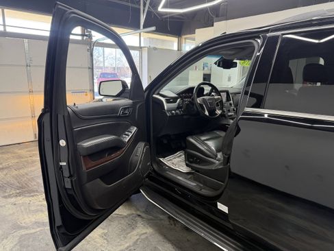 Used 2018 GMC Yukon SLT image 8