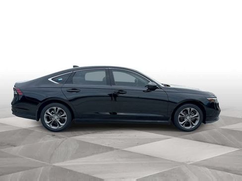 Used 2023 Honda Accord EX image 9