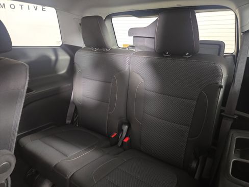 Certified 2023 GMC Acadia SLE w/ Driver Convenience Package image 13