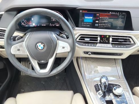 Used 2022 BMW X7 xDrive40i w/ Premium Package AWD/4WD image 26