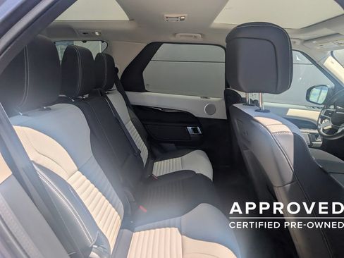 Used 2025 Land Rover Discovery S AWD/4WD image 13