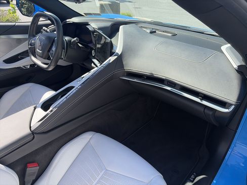 Used 2020 Chevrolet Corvette Stingray Preferred Cpe w/ 2LT Preferred Equipment Group RWD image 37