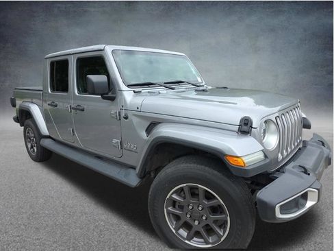 Used 2020 Jeep Gladiator Overland w/ LED Lighting Group AWD/4WD image 26