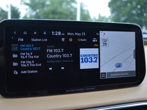 Used 2023 Hyundai Santa Fe Calligraphy AWD/4WD image 21