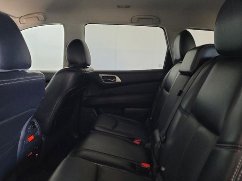 Used 2020 Nissan Pathfinder SL AWD/4WD image 18