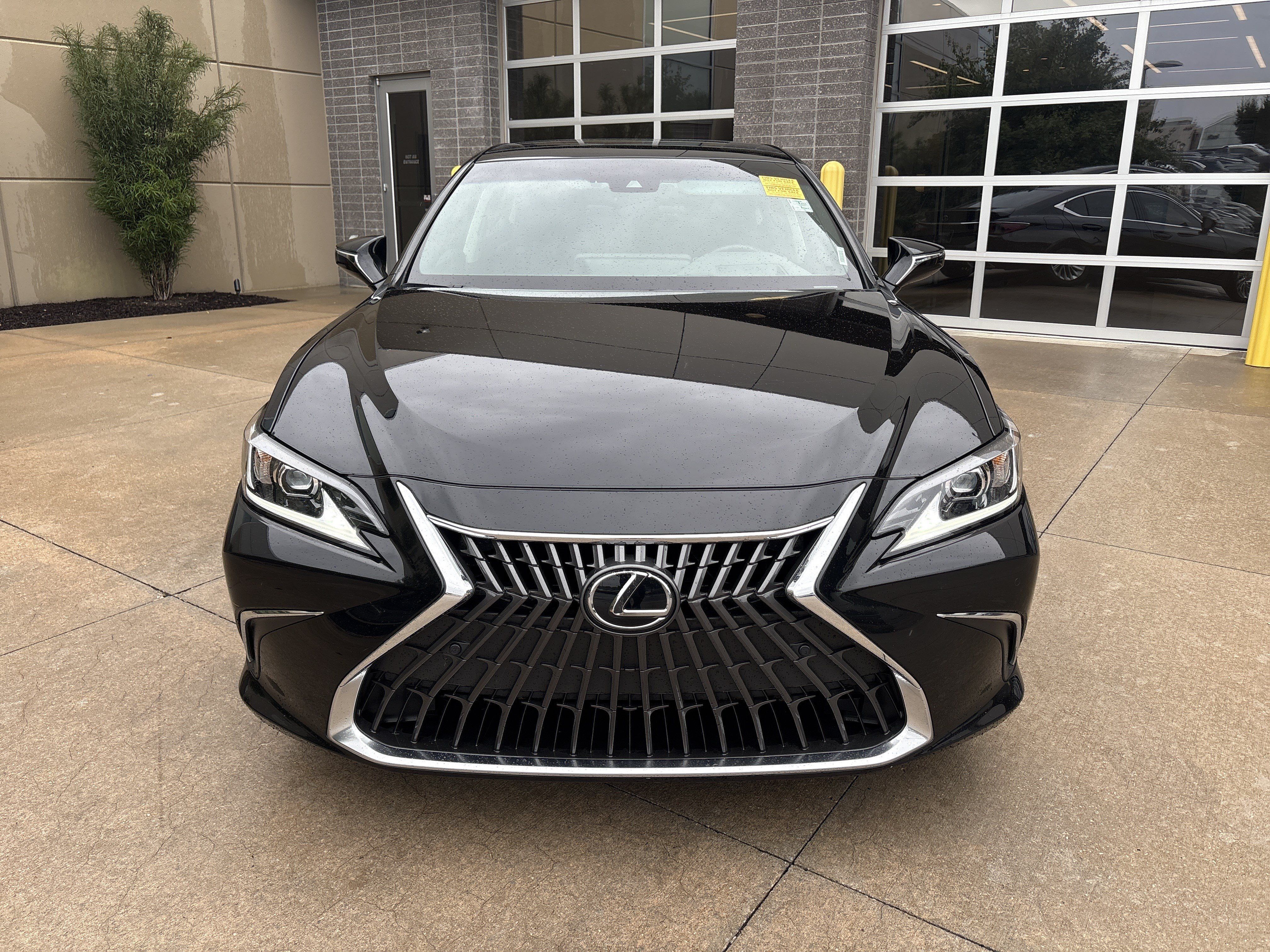 Used 2023 Lexus ES 350 w/ Accessory Package (Z2) FWD image 22