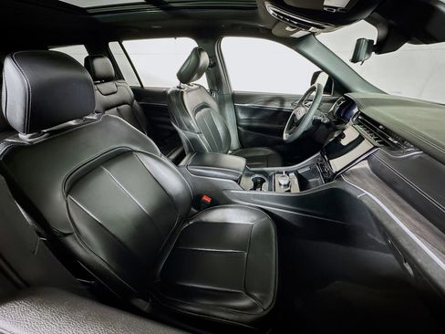 Used 2024 Jeep Grand Cherokee L Limited w/ Luxury Tech Group II image 28