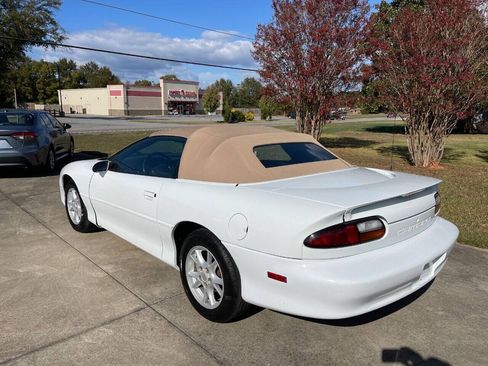 Used 2000 Chevrolet Camaro LT w/ Performance Handling Pkg RWD image 2