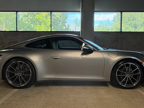 Used 2022 Porsche 911 Carrera 4 AWD/4WD image 9
