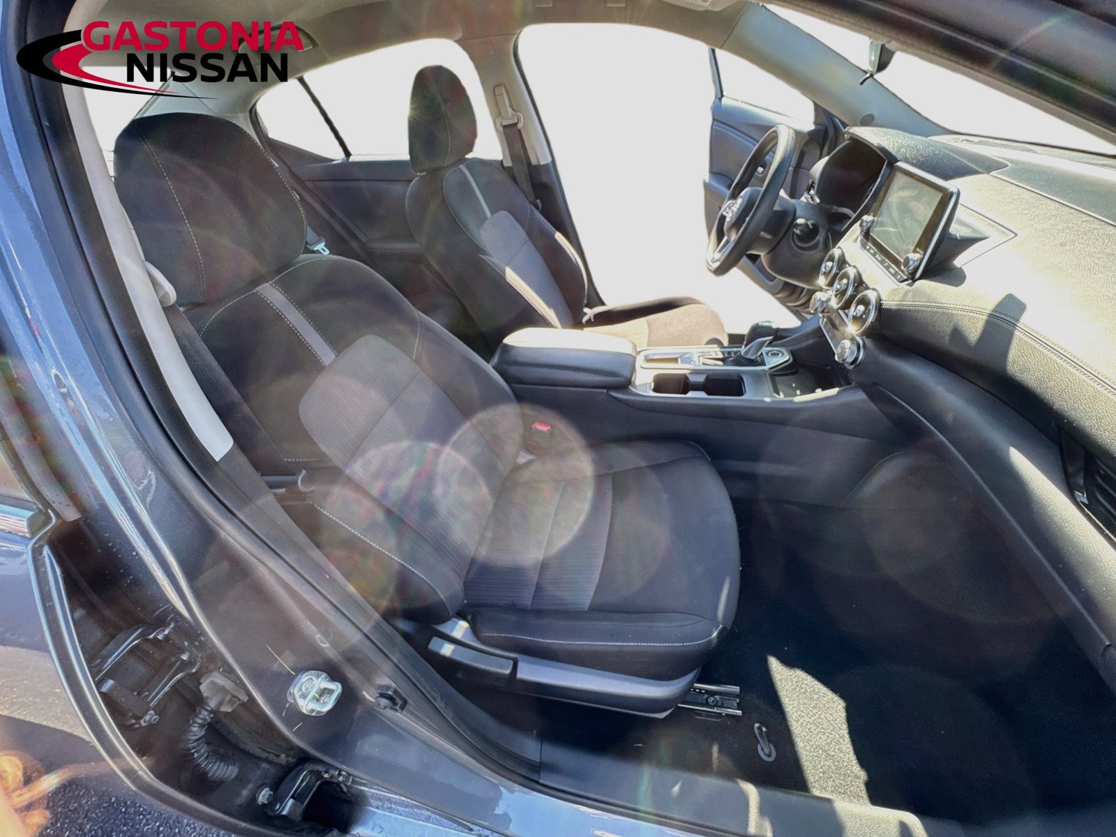 Used 2025 Nissan Sentra SV FWD image 34