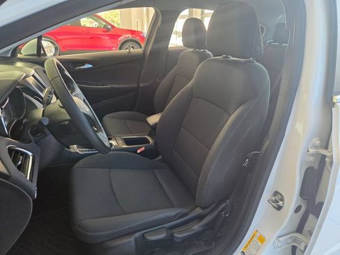 Used 2019 Chevrolet Cruze LT FWD image 16