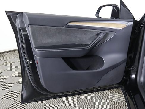 Used 2023 Tesla Model Y Long Range image 24