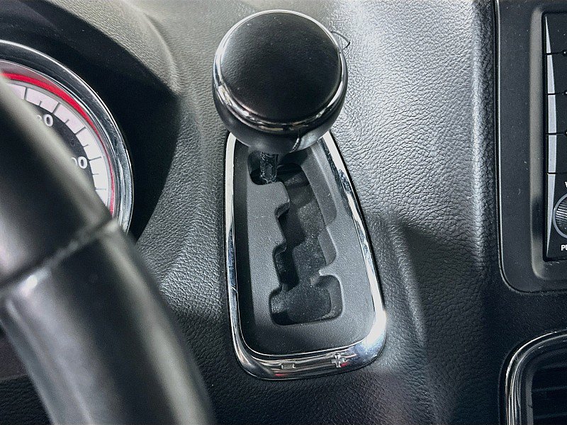 Used 2019 Dodge Grand Caravan SXT FWD image 17